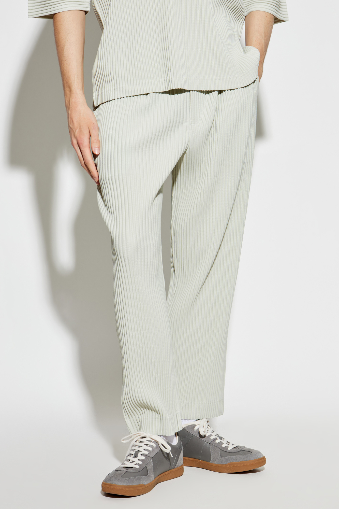 HOMME PLISSE ISSEY MIYAKE| (HP56AG421-17) Homme Plissé Issey Miyake Pleated pants | Men's Clothing